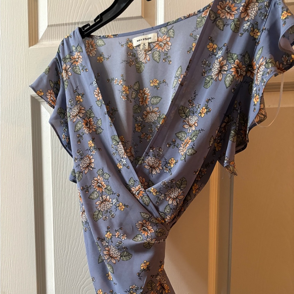 Max Studio wrap top 
Size M